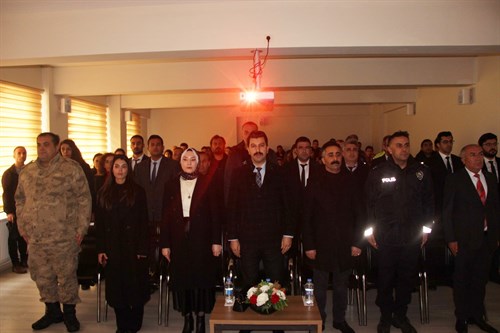 Kaymakamımız  Emrah AKDUMAN, 24 Kasım Öğretmenler Günü vesilesiyle düzenlenen kutlama programına katıldı.