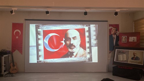 Kaymakamımız Emrah AKDUMAN, 12 Mart İstiklal Marşı'nın Kabulünün 104. Yıl Dönümü ve Mehmet Akif Ersoy'u Anma Günü programına katıldı.